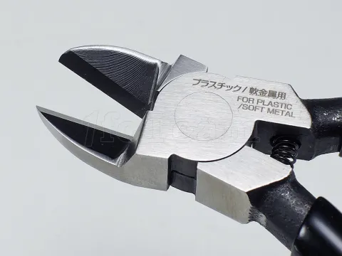 Photo de Ak Interactive - Pince Coupante Laterale pour Plastique et Metal Leger