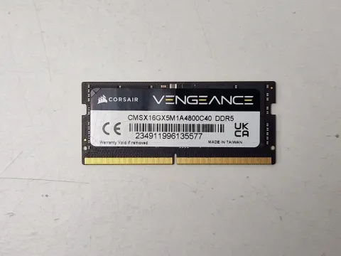 Photo de Barrette mémoire SODIMM DDR5 16Go Corsair Vengeance  4800MHz (Noir) - SN 234911996135577 - ID 201755