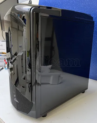 Photo de Boitier Grand Tour E-ATX NZXT Phantom 530 avec fenêtre (Noir) Id : 155356