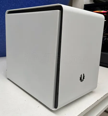 Photo de Boitier Mini ITX BitFenix Phenom (Blanc) Id : 166285