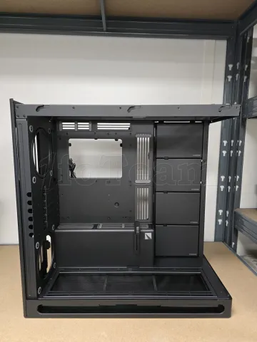 Photo de Boitier Moyen Tour ATX HAVN HS420 avec panneaux vitrés (Noir) - S/N JY24090900999 - ID 220240