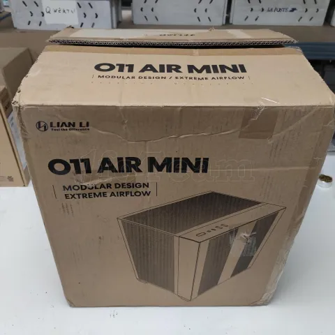 Photo de Boitier Moyen Tour E-ATX Lian-Li O11 Air Mini avec panneau vitré (Blanc) ID 180634