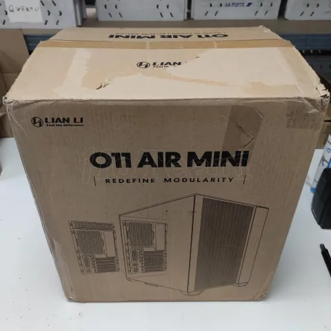 Photo de Boitier Moyen Tour E-ATX Lian-Li O11 Air Mini avec panneau vitré (Blanc) ID 180634