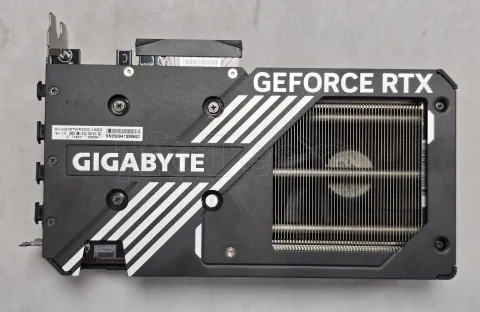 Photo de Carte Graphique Gigabyte GeForce RTX 5060 Ti Windforce OC 16Go - S/N 253841036682 - ID 222252
