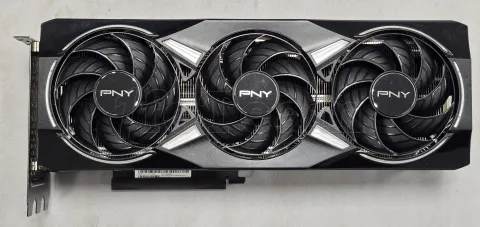 Photo de Carte Graphique PNY GeForce RTX 5070 Ti Epic-X Triple Fan OC Plus - S/N M525036134 - ID 222253