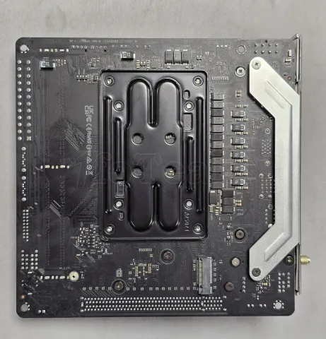 Photo de Carte Mère ASRock B650I Phantom Gaming Lightning (AM5) Mini ITX - S/N J5M0XB007551 - ID 222640