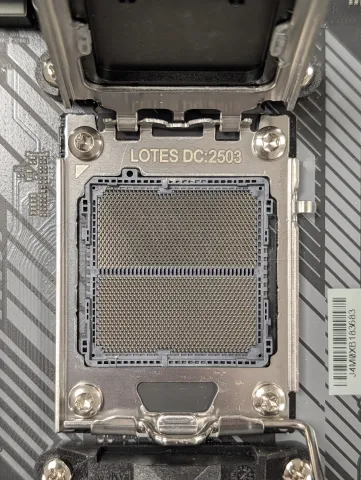 Photo de Carte Mère ASRock B650M-HDV/M.2 (AM5) Micro ATX - S/N G9M0XB222805 - ID 222643