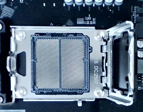 Photo de Carte Mère ASRock B850M-X R2.0 (AMD AM5) Micro ATX - SN J6FMUA077275 - ID 223913