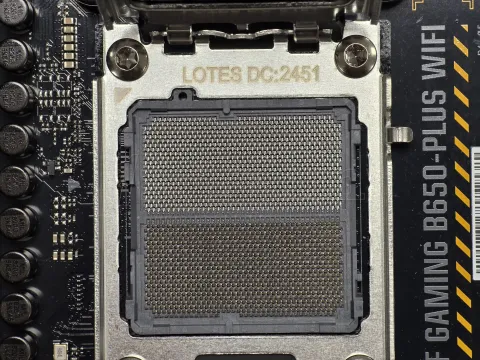 Photo de Carte Mère Asus Tuf Gaming B650-Plus WiFi (AM5) - S/N T1M0KK027889BA2 - ID 222695