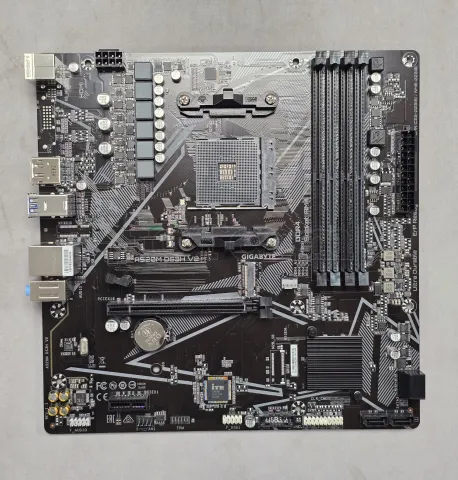 Photo de Carte Mère Gigabyte A520M DS3H V2 (AM4) Micro ATX - S/N 24423A005756 - ID 222619