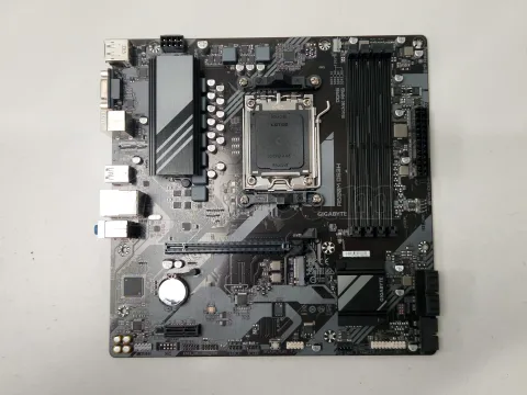 Photo de Carte Mère Gigabyte A620M DS3H (AM5) Micro ATX - SN232050052168 - ID 201734