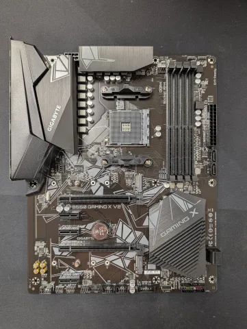 Photo de Carte Mère Gigabyte B550 Gaming X (AM4) V2 - S/N SN25345A012692 - ID 222725