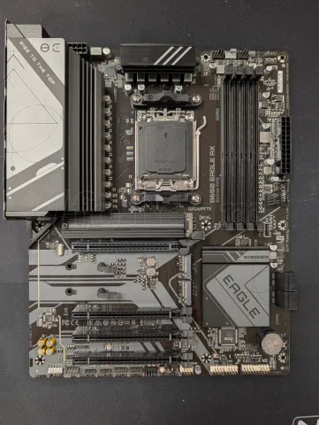 Photo de Carte Mère Gigabyte B650 Eagle AX (AM5) - S/N SN252660029983 - ID 222704