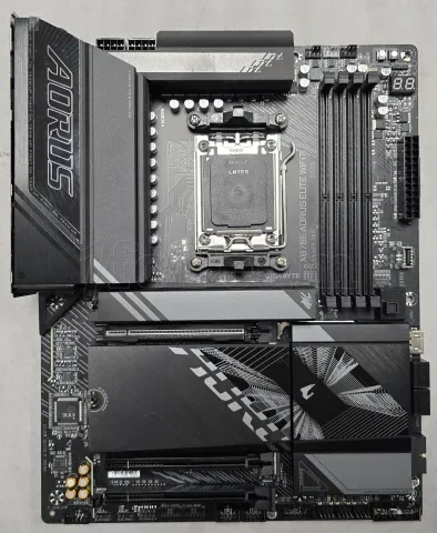 Photo de Carte Mère Gigabyte X870E Aorus Elite WiFi7 (AMD AM5) - S/N 252550061774 - ID 222759