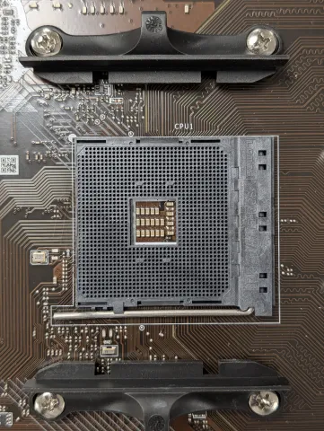 Photo de Carte Mère MSI B450M Pro-VDH Max (AM4) Micro ATX - S/N 601-7A38-170B2402005578 - ID 222639