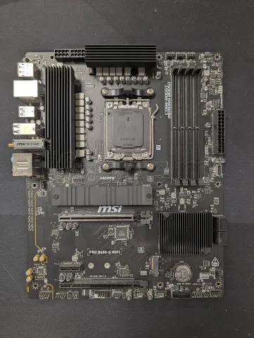 Photo de Carte Mère MSI Pro B650-S WiFi (AM5) - S/N 601-7E26-150B2503000927 - ID 222632