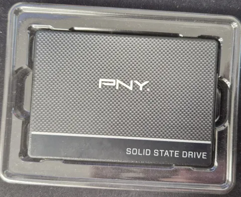Photo de Disque SSD PNY CS900 240Go - S-ATA 2,5" - SN PNY22192205130103054 - ID 189563