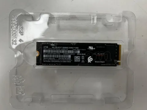 Photo de Disque SSD Western Digital WD_Black SN850X 4To  - NVMe M.2 Type 2280 - SN 23404R801604 - ID 199595