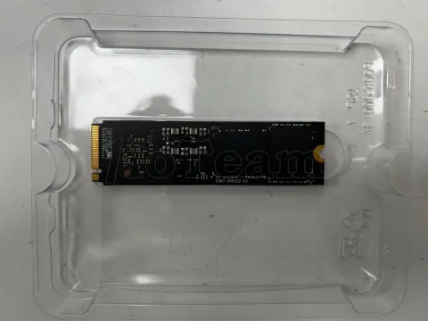 Photo de Disque SSD Western Digital WD_Black SN850X 4To  - NVMe M.2 Type 2280 - SN 23404R801604 - ID 199595