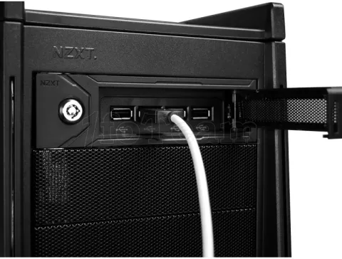 Photo de Hub interne 4 ports USB 2.0 pour emplacement 5"1/4 NZXT Bunker