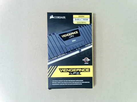 Photo de Kit Barrettes mémoire 16Go (2x8Go) DIMM DDR4 Corsair Vengeance LPX  3200Mhz (Noir) optimisé Ryzen - SN A4WET55018B0UC - ID 223084