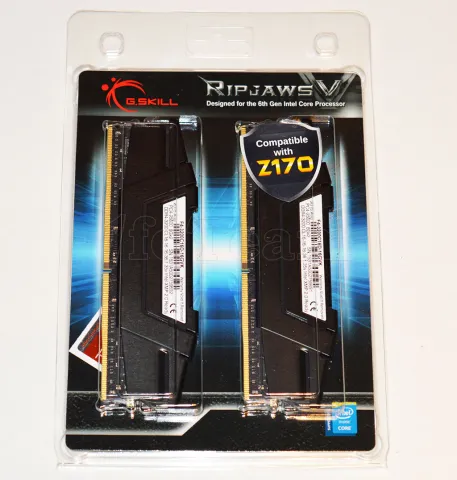 Photo de Kit Barrettes mémoire 16Go (2x8Go) DIMM DDR4 G.Skill RipJaws V  3200Mhz (Noir)