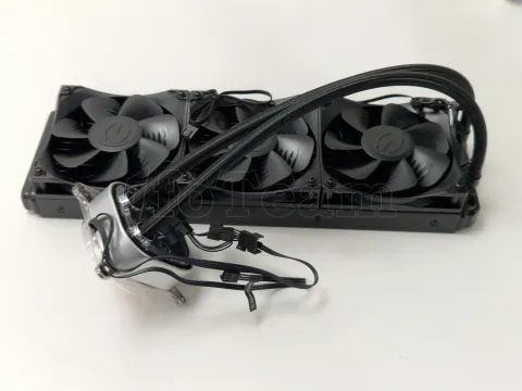 Photo de Kit Watercooling AIO EVGA CLC RGB - 360mm (Noir) - SN 2184563036833592 - ID 199176