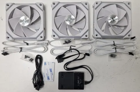 Photo de Lot de 3 Ventilateurs de boitier Lian Li Uni Fan SL V2 RGB - 12cm (Blanc) - ID 203667