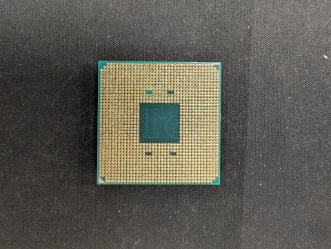 Photo de Processeur AMD Athlon 3000G (3,5 Ghz) AM4 - SN 9KX5985U30229_YD3000C6M2OFH - ID 225277