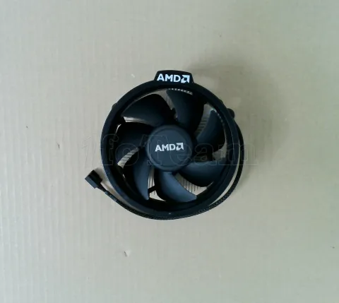 Photo de Processeur AMD Ryzen 3 3200G (4.0 Ghz) AM4 - SN 9AHD280O50777 - ID 224777