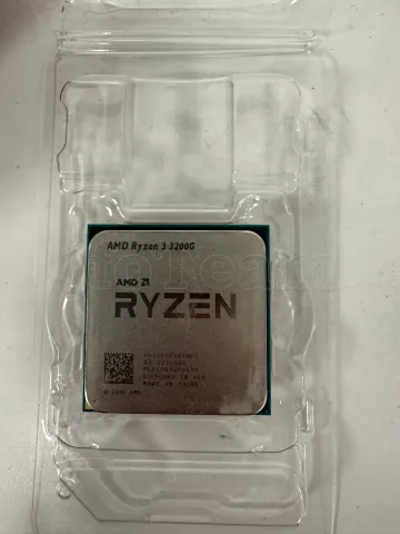 Photo de Processeur AMD Ryzen 3 3200G (4.0 Ghz) AM4 - S/N 9LP4707U20471 - ID 223400