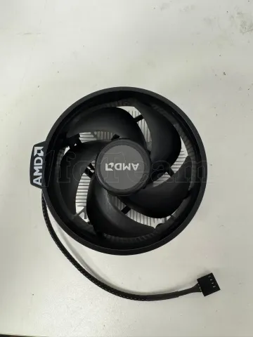 Photo de Processeur AMD Ryzen 3 3200G (4.0 Ghz) AM4 - S/N 9LP4707U20471 - ID 223400