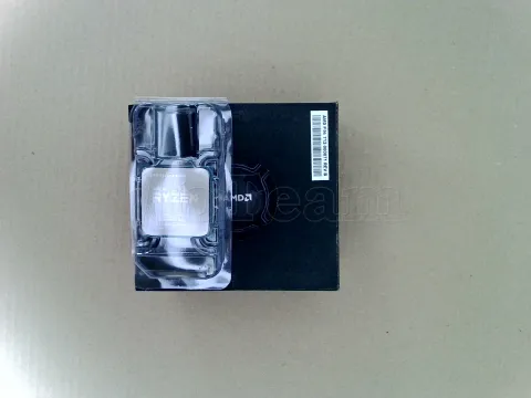 Photo de Processeur AMD Ryzen 5 3400G (4,2 Ghz) AM4 - SN 9MF2218Q40599_YD3400C5M4MFH - ID 224069