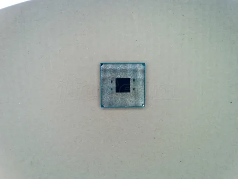 Photo de Processeur AMD Ryzen 5 3400G (4,2 Ghz) AM4 - SN 9MF2218Q40599_YD3400C5M4MFH - ID 224069
