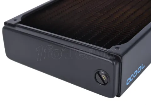 Photo de Radiateur pour Watercooling Alphacool NexXxoS XT45 v2 140mm (Noir)