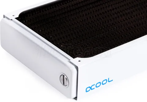 Photo de Radiateur pour Watercooling Alphacool NexXxoS XT45 v2 240mm (Blanc)