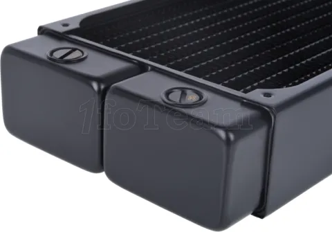 Photo de Radiateur pour Watercooling Alphacool NexXxoS XT45 V2 - 240mm (Noir)