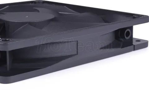 Photo de Ventilateur de boitier Alphacool Core 2500trs/mn - 14cm (Noir)