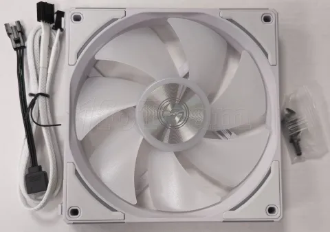Photo de Ventilateur de boitier Lian Li Uni Fan AL V2 RGB - 14cm (Blanc) - ID 213701