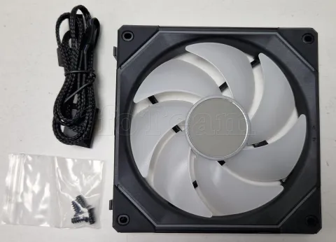 Photo de Ventilateur de boitier Lian Li Uni Fan SL-Infinity RGB - 14cm (Noir) - ID 203666